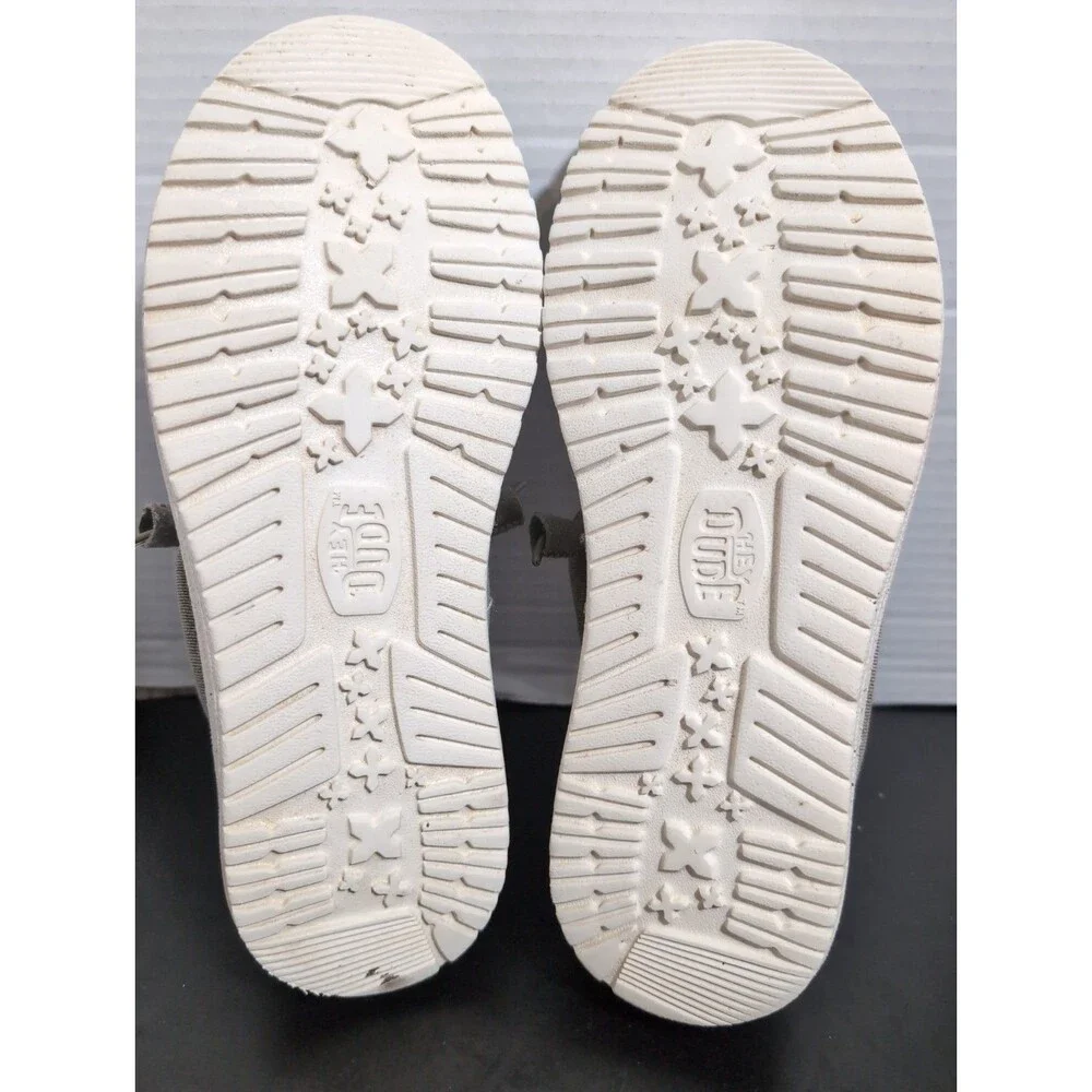 HEY DUDE WALLEY MEN'S SIZE 8 LIGHTWEIGHT SLIP ON SHOES BEIGE GUC